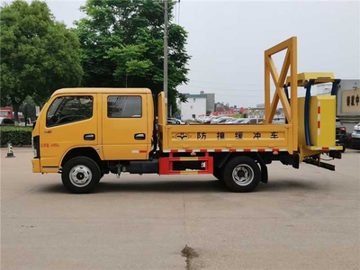 徐工双排座防撞缓冲车 道路作业安全的坚实后盾