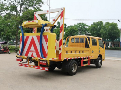 东风多利卡防撞缓冲车 70K高速安全防撞车报价与全面介绍